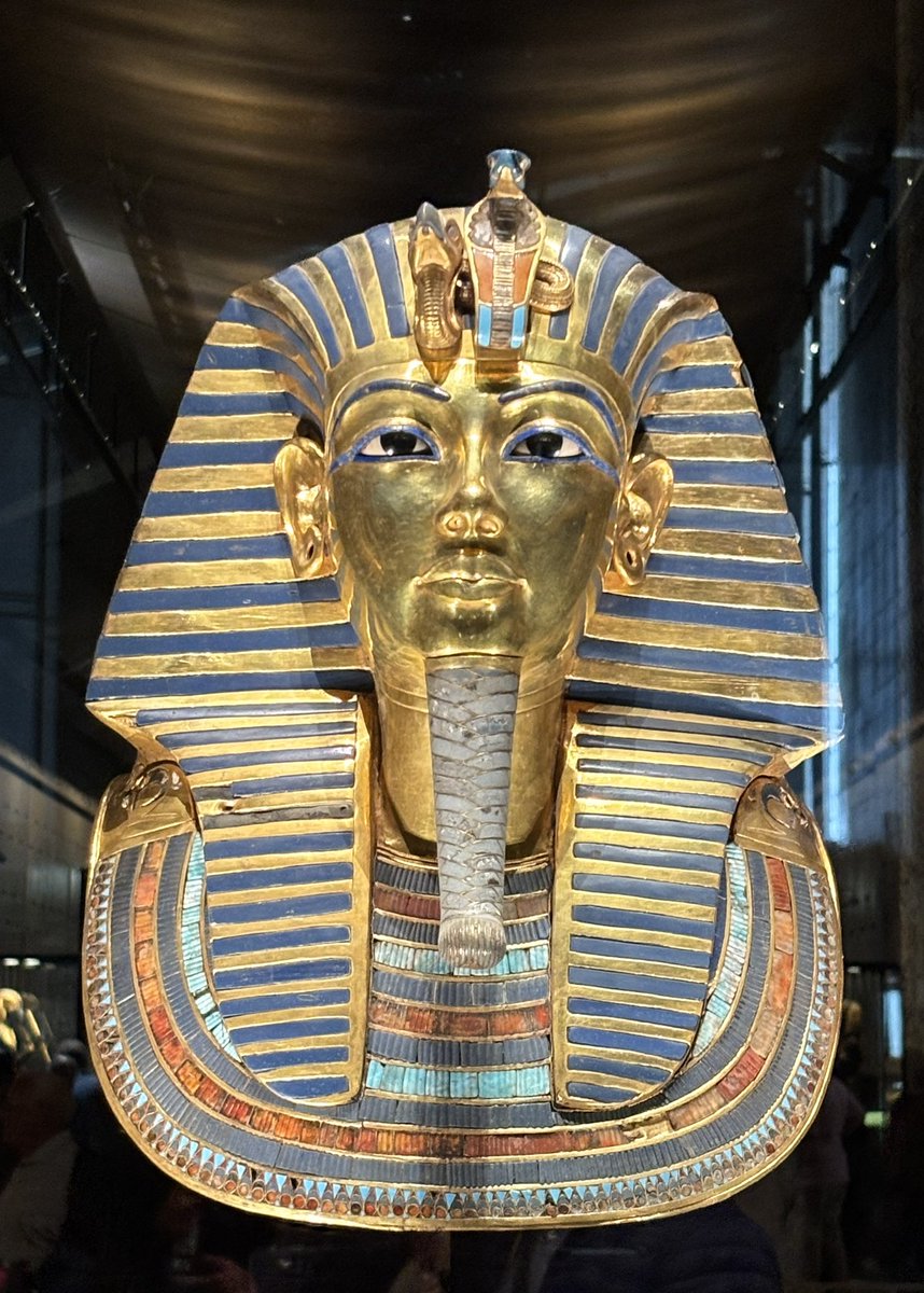 jiaicho's tweet photo. The highlight at the GEM was Tutankhamun’s artifacts, including the famous golden mask. The 13th pharo of Egypt, he suffered from clubfoot, bone disease and others due to excessive inbreeding in the family.  He died at age 19 due to malaria and bone disease. https://t.co/pvcYDt7m3c