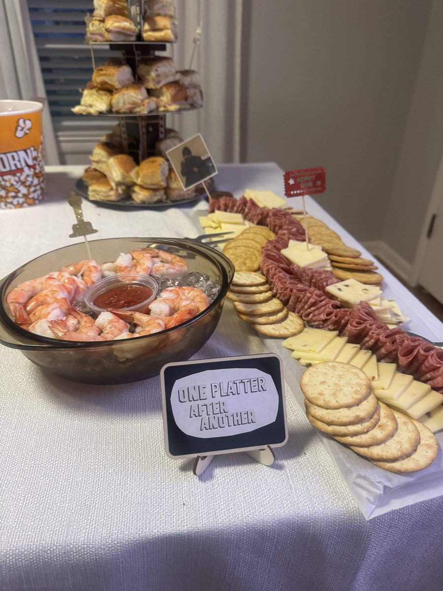 jazminsuee's tweet photo. Here are a few items from our first oscar watch party!!! Not pictured: Hamnet &amp; cheese sliders as well as our Potato S(k)inners https://t.co/sYd2nFSlZF