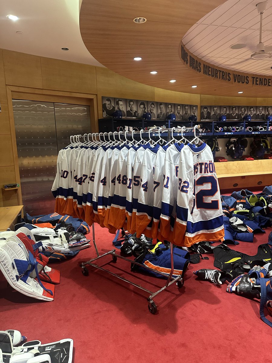 IslesCave tweet media