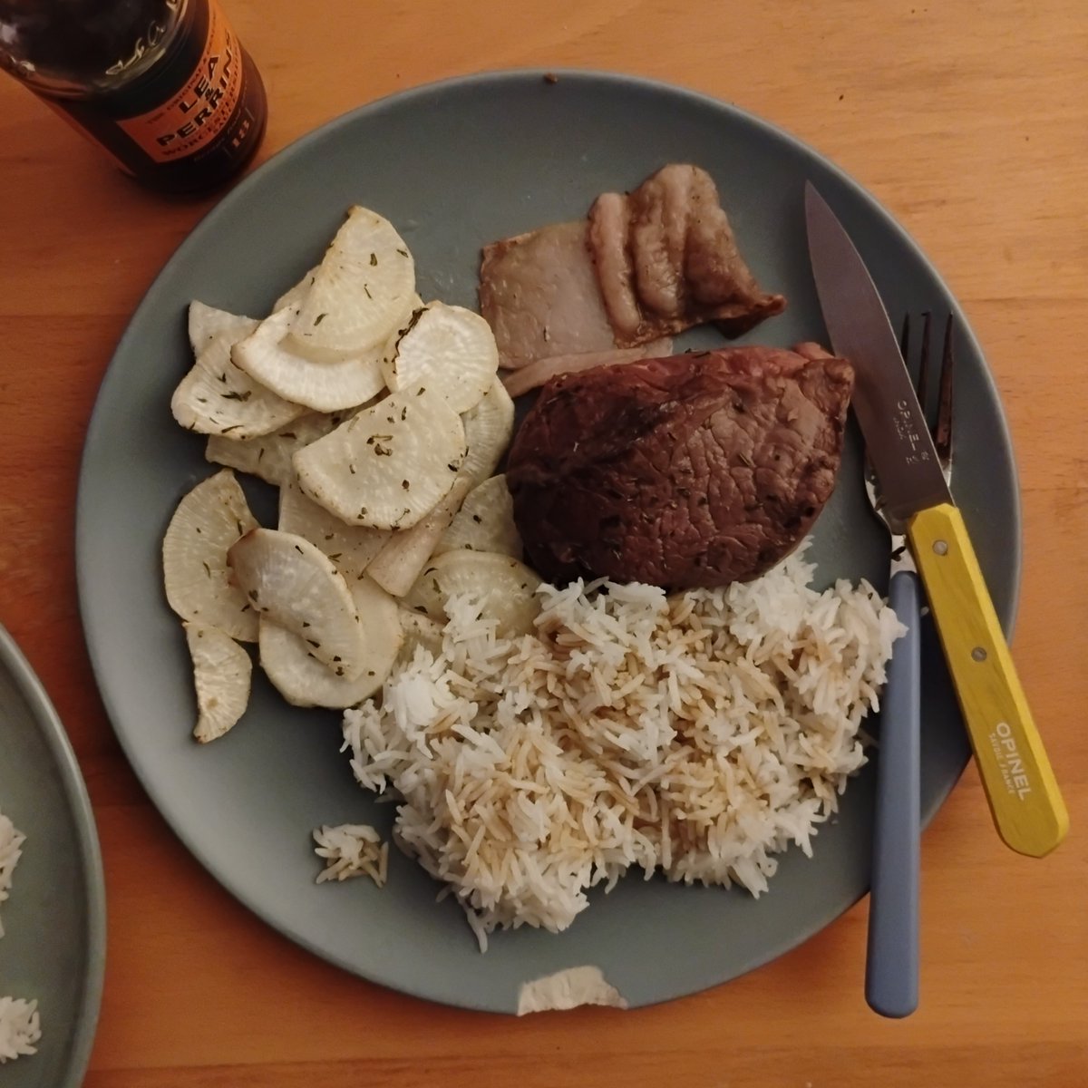 snack log tweet media