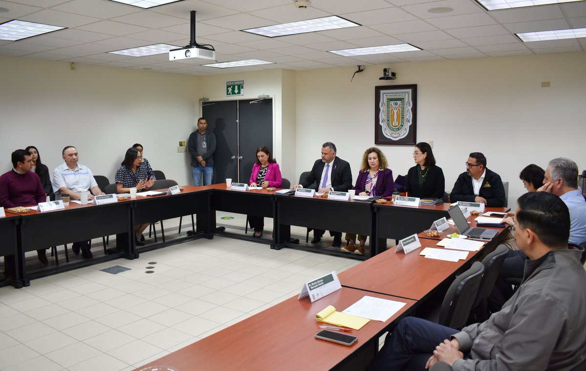 La #UDIE del IIDE-UABC presentó los resultados de sus investigaciones ante la Secretaría de Educación de Baja California, donde además se establecieron acuerdos clave para fortalecer el trabajo conjunto durante este 2026.
Conoce más: bit.ly/4bXffVu
 #Educación