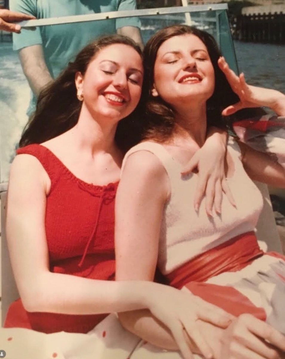 Arianna Huffington tweet media