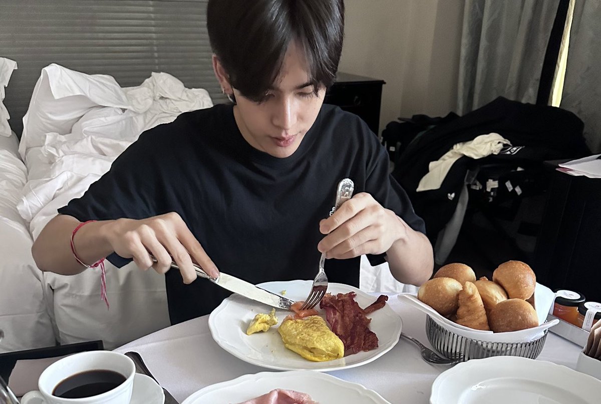 Miri ★ perth day tweet media