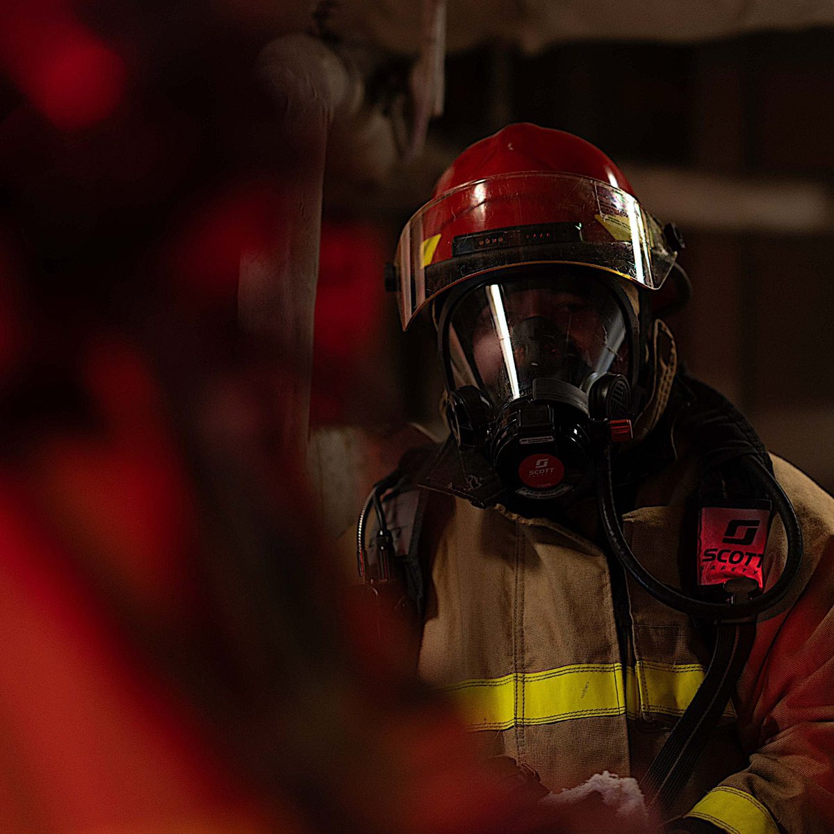 TheCVN69's tweet image. Big Damage Control Energy every day!

#MightyIKE is staying prepared, motivated, and vigilant with frequent General Quarters drills as we get closer to our shipyard finish line!

As BIG XO, Capt. Faraco says, “We are our own 9-1-1 while at sea!” 🚨 🚑 

#GreaterEachDay