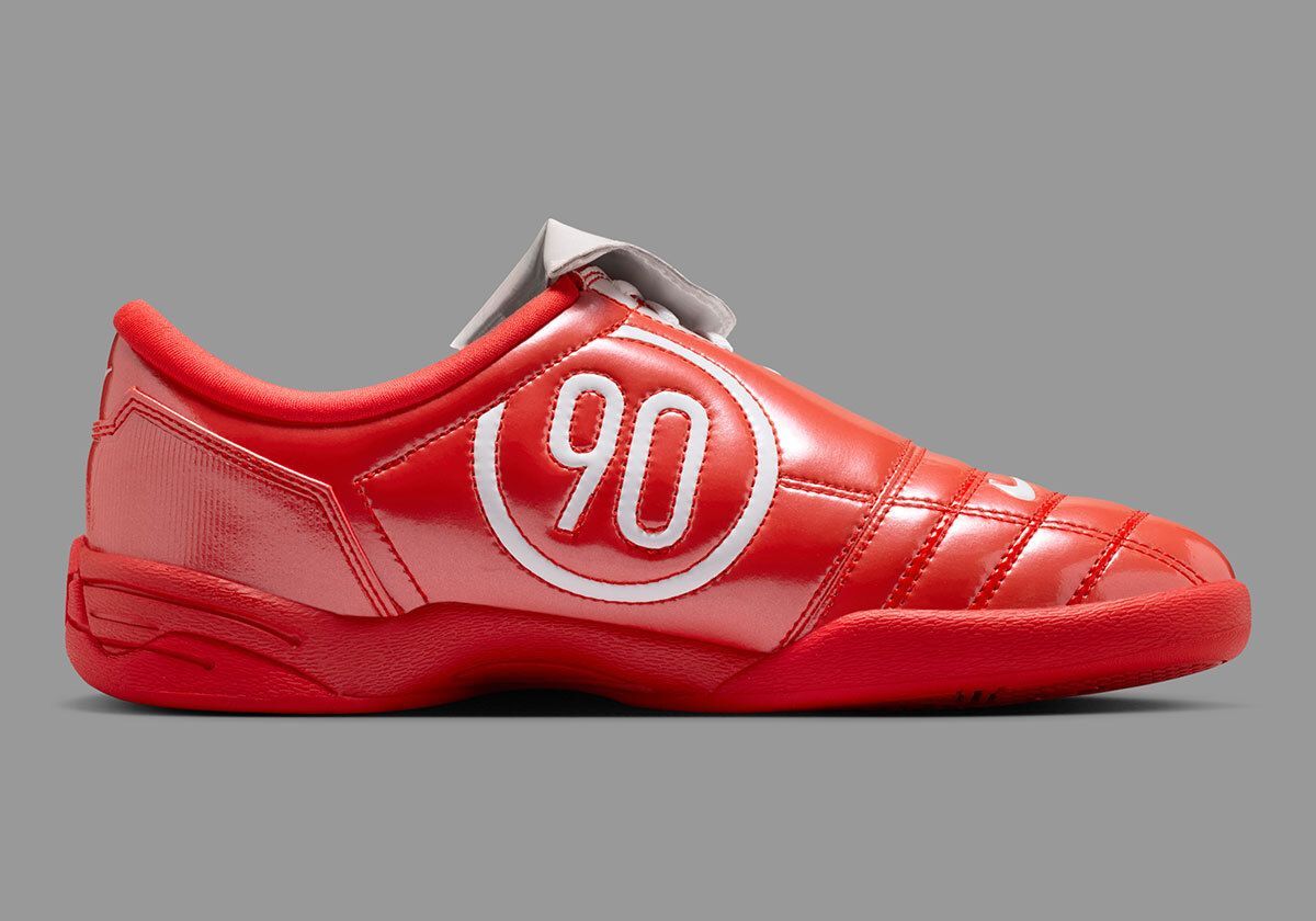 Nike Total 90 III SE "Light Crimson" 🦞

Available NOW for $135 (WMNS)

Cop 'em here >> buff.ly/TBRLESo