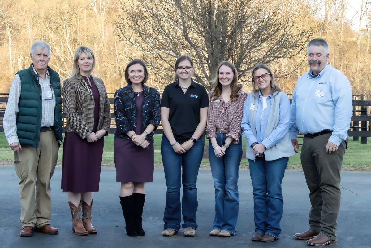 Russet Perry tweet media