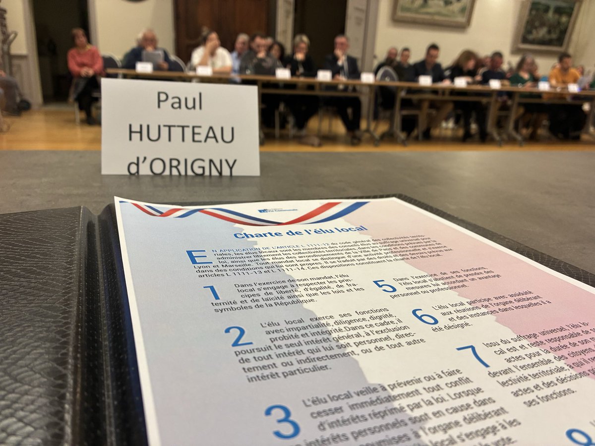 pauldorigny's tweet photo. Installation ce soir du nouveau Conseil municipal de Tonnerre, élection du maire, des adjoints et signature de la charte de l’élu local. https://t.co/kykOhr3nd1
