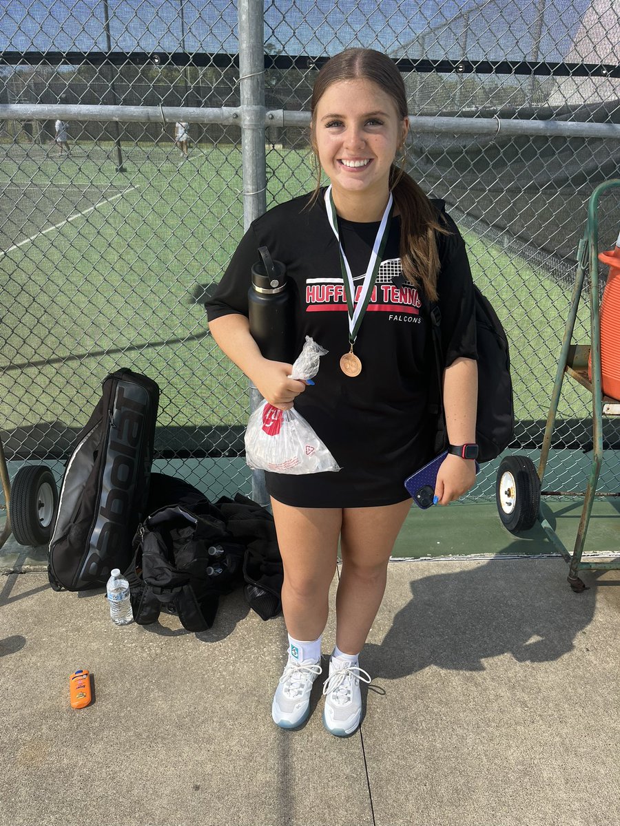 HuffmanTennis's tweet photo. Livingston varsity tournament:
🥈BD - Adam &amp; Brayden
🏅Consolation - Ella 
Splendora freshman tournament:
🥉BD - Cooper &amp; Liam https://t.co/3ytrEdW0xN