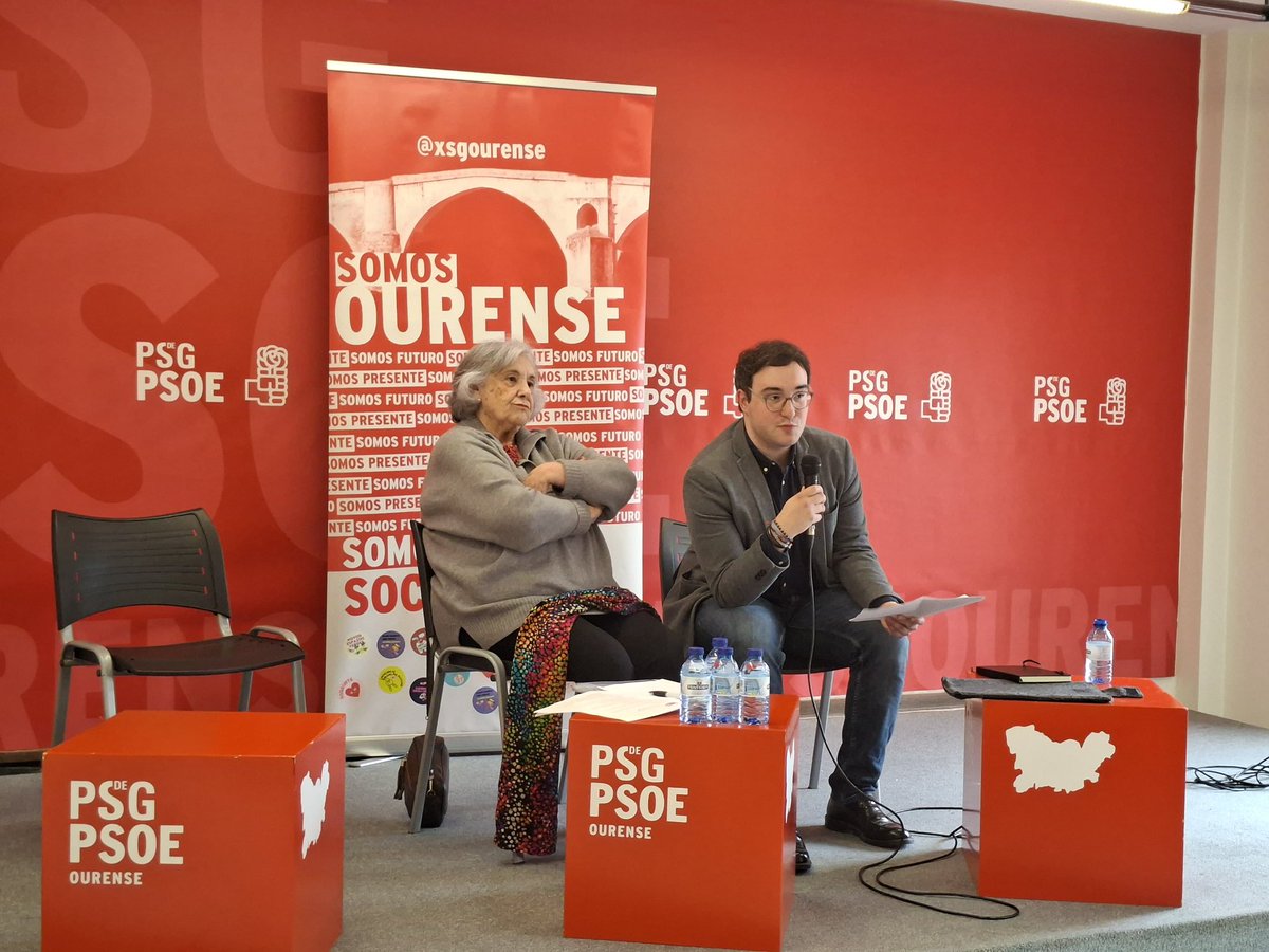 XSGalicia's tweet photo. 45 anos despois, seguimos defendendo unha Galicia con forza propia ✊🌹

Falamos de autogoberno, de memoria e de futuro: de como construír unha Galicia con máis dereitos, máis capacidade de decisión e máis xustiza social.

Grazas a Margariña Valderrama e Isidoro Gracia🌹 https://t.co/zULzn16Q7L