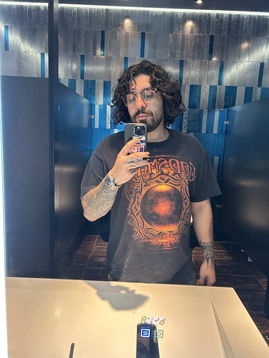 Idle Hands tweet media