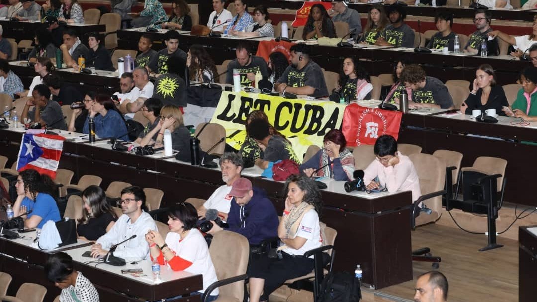 #CubaNoEstáSola: es una certeza que reafirmamos hoy al escuchar las intervenciones en el Acto de Solidaridad con Cuba, protagonizado por los más de 600 integrantes del #ConvoyNuestraAmérica

Nos regocija que, en estos complejos momentos, nuestro país reciba tanta solidaridad. Nos