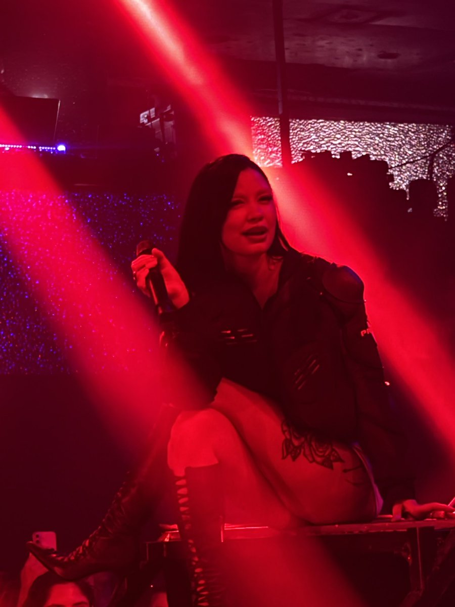 Hєℓєηα tweet media