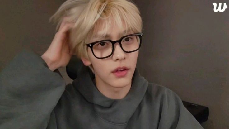 fifi | yeonbin au 📌 tweet media
