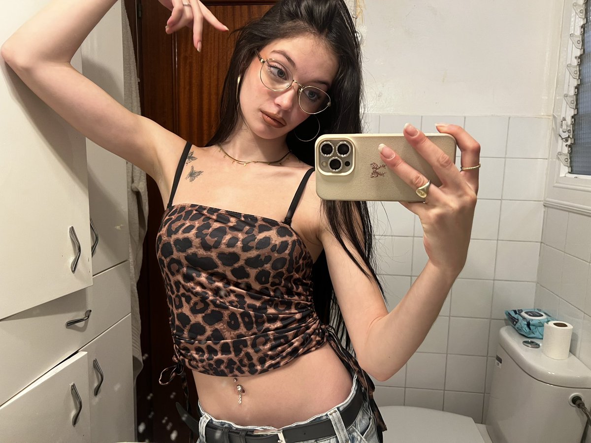 jú (desquiciada) tweet media