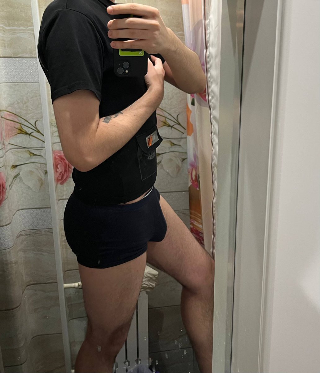 srgoryx's tweet photo. bulking’s going pretty well i guess (rt for more) https://t.co/laN99JgkzJ