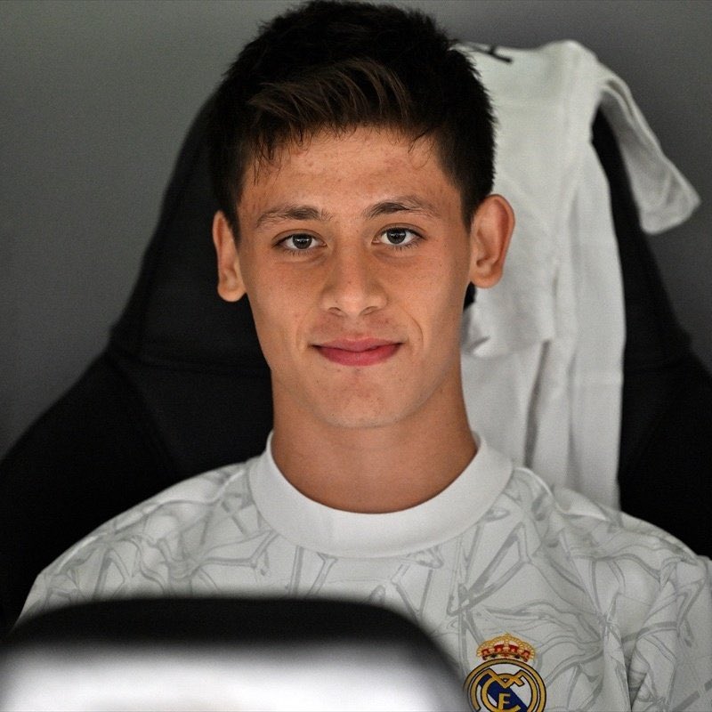 SİYAH SANCAK tweet media