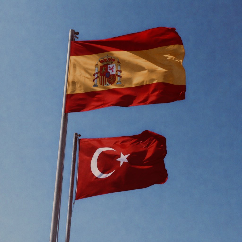 SİYAH SANCAK tweet media