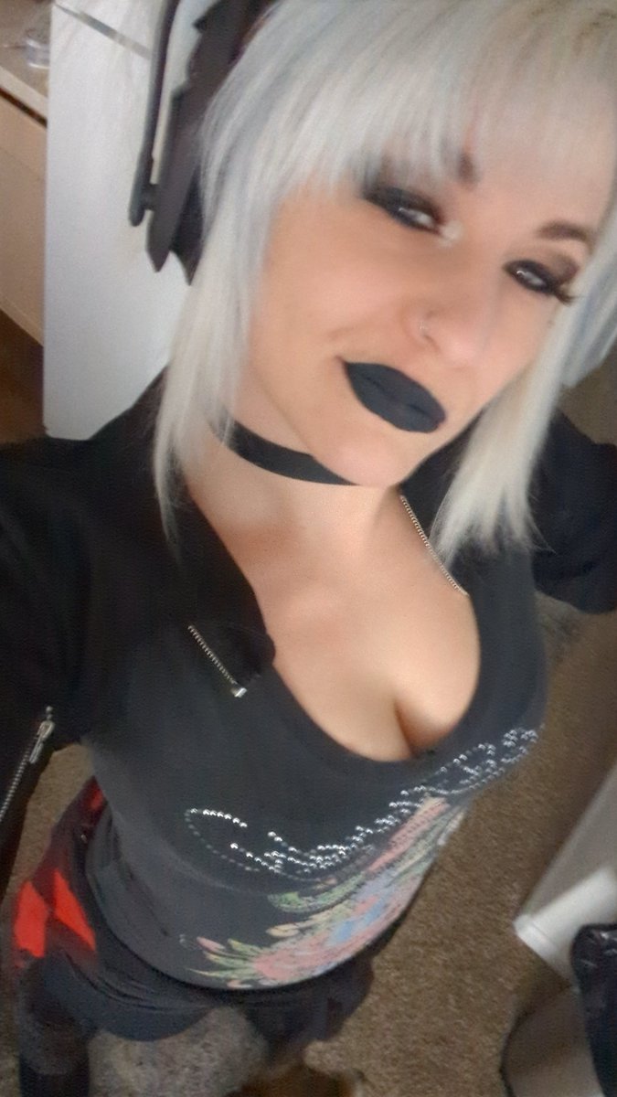 Curve 🖤 tweet media