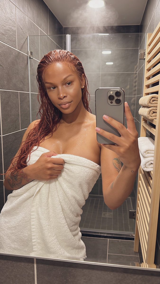 Ts BellaHung tweet media