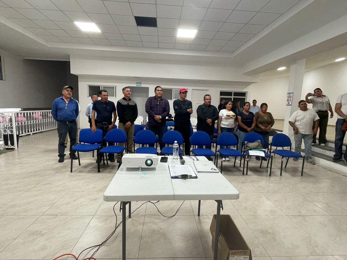 Esther Mandujano tweet media