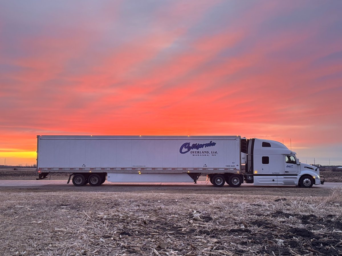 CAOverlandLtd's tweet photo. #californiaoverlandltd #ifitdontshineitaintmine #Pete #Peterbilt #diesel #diesels #bigrigs #bigrig #dieseltruck #trucker #18wheeler #PeterbiltPride #trucks #trucking #truckers #peterbilttrucks #peterbiltsofinstagram #peterbilttrucking #bigrig #semitruck #gearjammer #truckit https://t.co/SOS2IqIL3a