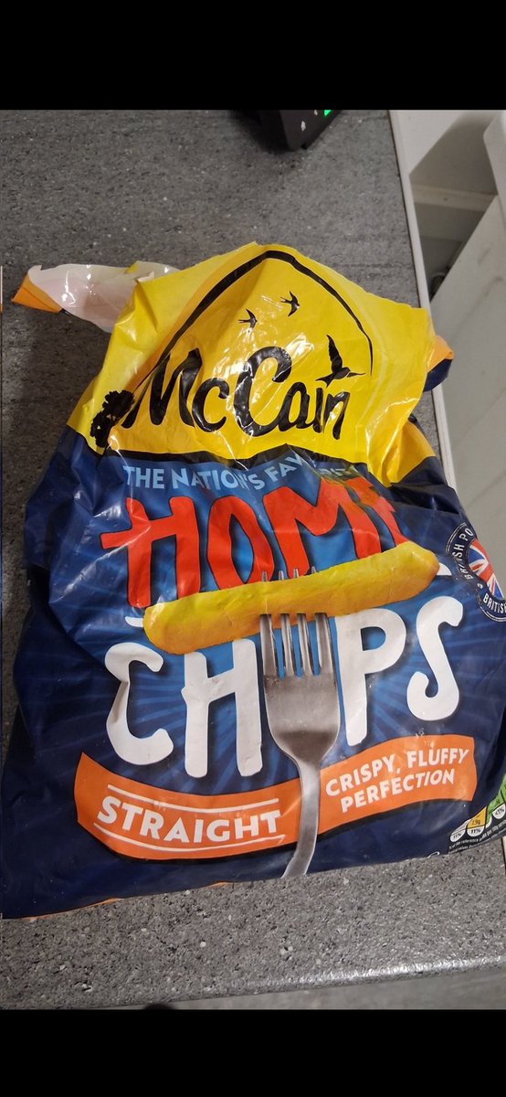 ClevenClawson's tweet photo. For my supper I am cooking fish fingers, chips and baked beans and later I’ll call up the babe station babes for a long chat so Steven d can’t join, https://t.co/SgTlQX3g2K