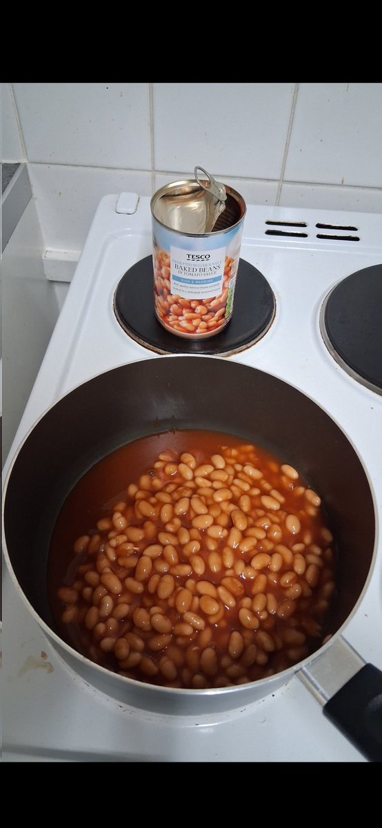 ClevenClawson's tweet photo. For my supper I am cooking fish fingers, chips and baked beans and later I’ll call up the babe station babes for a long chat so Steven d can’t join, https://t.co/SgTlQX3g2K