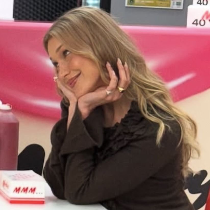 sasha ୨ৎ tweet media