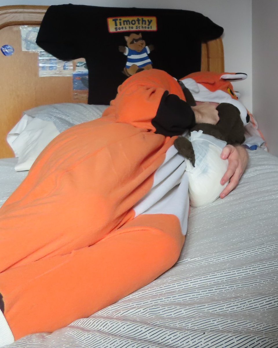 FriendlyFox tweet media