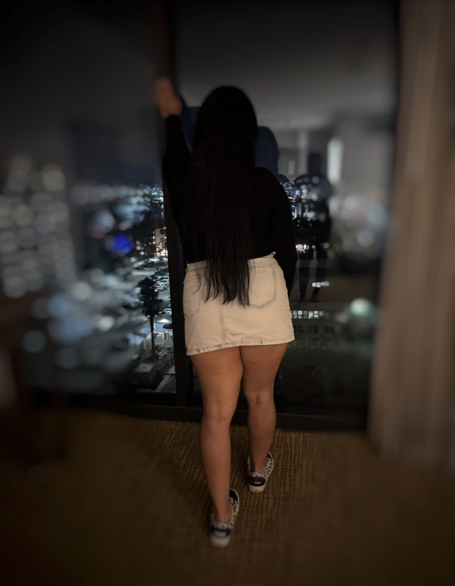 LatnStag's tweet photo. Something about this view at night…
makes her act a little different 😳

Should I show more? 👀

#Hotwife #wifesharing @CuckList1 @CaliCuckList #thicklatina https://t.co/1iOIa9sPnY
