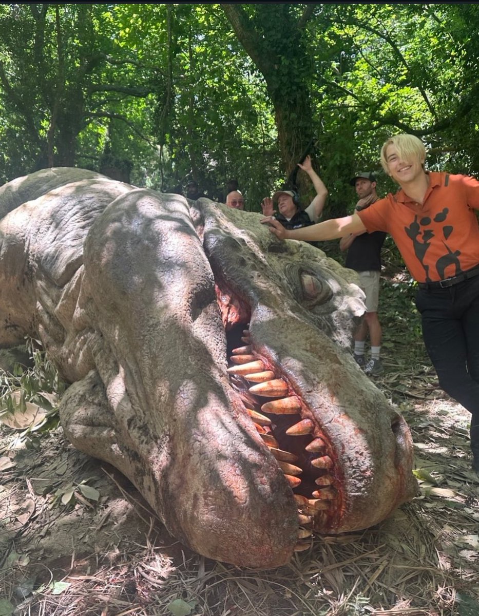 ๐ก๐ฎ๐ง๐ฎ๐ฅi /โขแท
โขแท\เฉญ tweet media