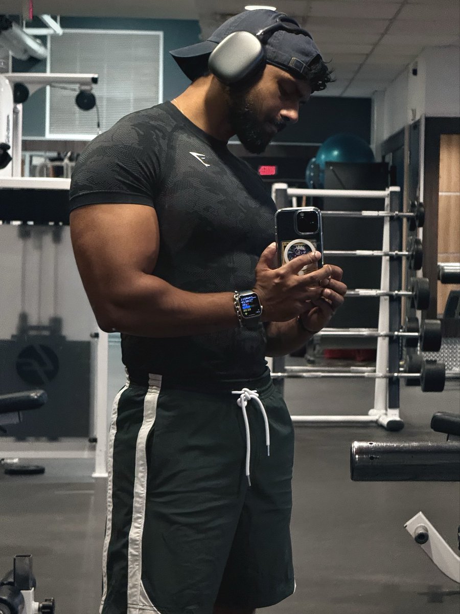 Vodkaontherockspls🍸 tweet media