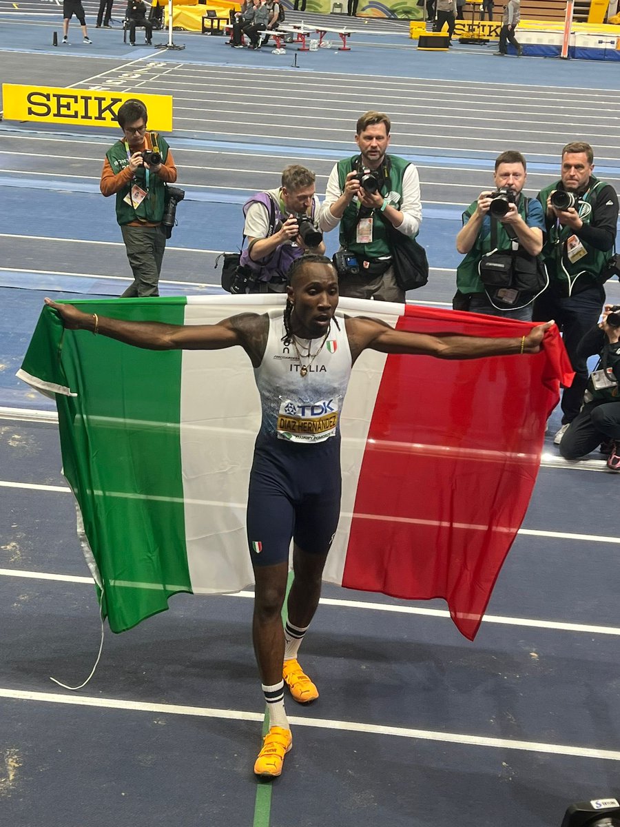 Guardia di Finanza tweet media