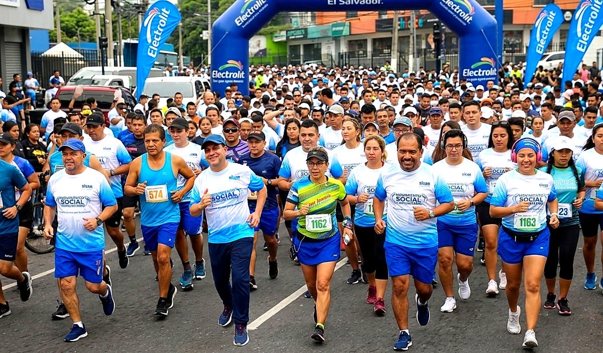 RolandoCastroSv's tweet photo. Este domingo correremos por una causa noble.

Running El Salvador a través del Movimiento Social Comunitario.

06:00 am Salvador del Mundo. https://t.co/B8xywwkY6U