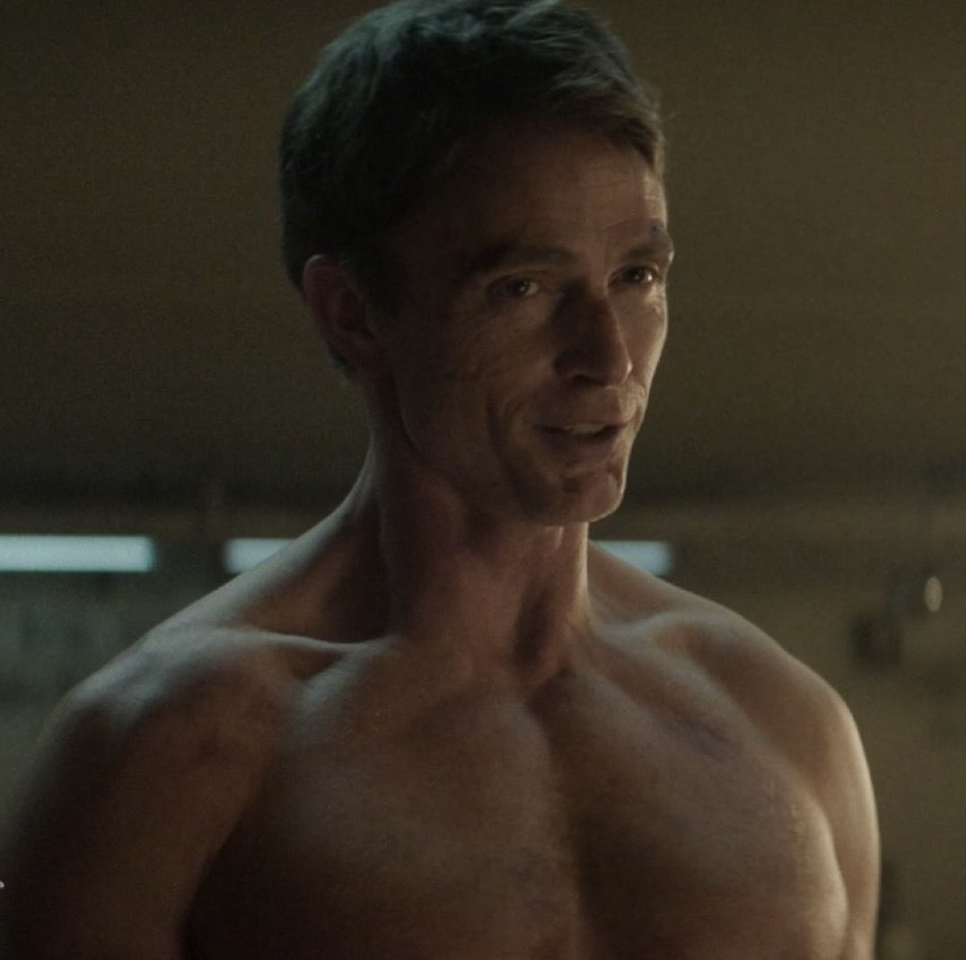 bullseye lover 𖣠 tweet media