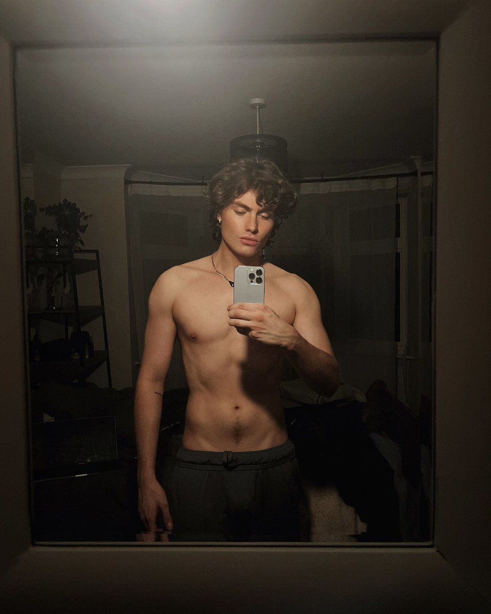 daniel abrahall 🕊 tweet media