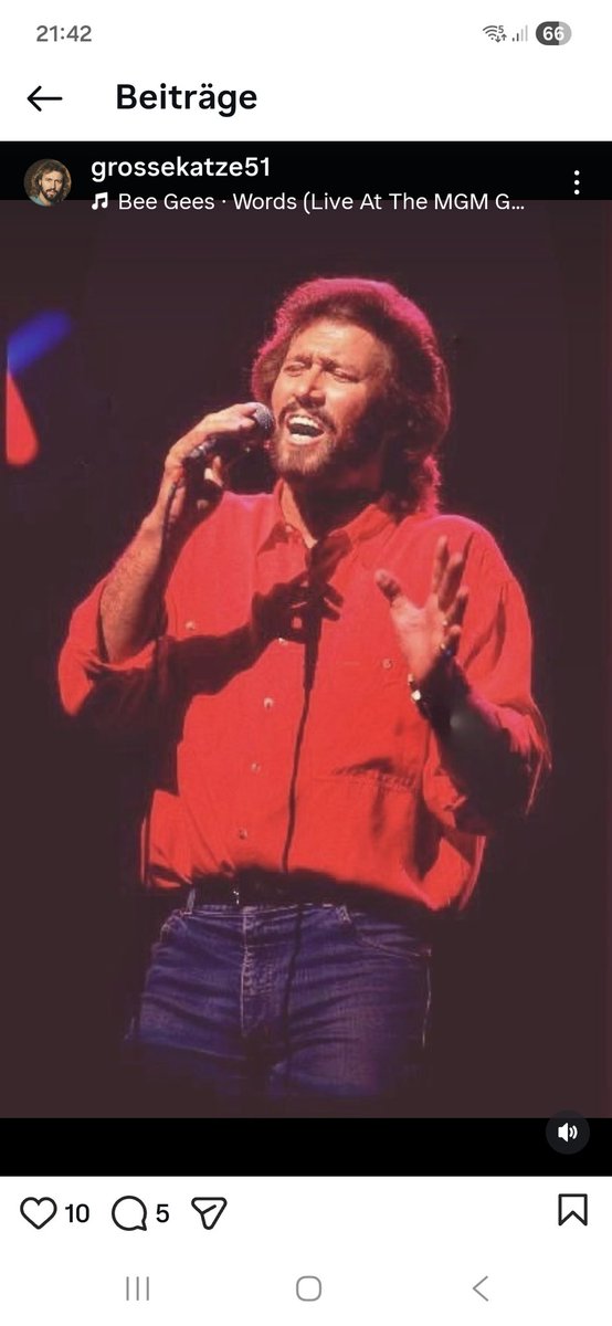 grossekatze51's tweet image. Happy Friday y'all and a good start to the weekend 🌞❤️
When Barry takes the mic on stage, you know which song is coming next #words #beegees 
#barrygibb
                 instagram.com/reel/DWG7VRQiV…