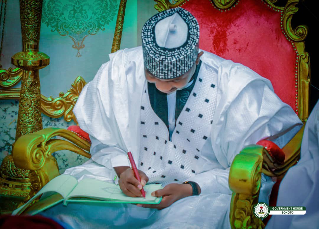 Ahmedaliyuskt's tweet photo. Earlier today, I paid the traditional Sallah homage to His Eminence, the Sultan of Sokoto, Sa’ad Abubakar III.

I extended our profound appreciation to our esteemed Islamic scholars whose unwavering commitment to Tafsir, Taraweeh, and Tahajjud throughout Ramadan has profoundly enriched the spiritual consciousness of our people.

As we mark this year’s Eid, I call for the sustenance of these noble virtues and continued prayers for enduring peace, unity, and the successful eradication of banditry across our state. Our administration remains resolute in its commitment to delivering meaningful dividends of democracy.

May Allah (SWT) accept our عبادات and guide us to uphold the values of justice, discipline, and compassion beyond the holy month. -AAS