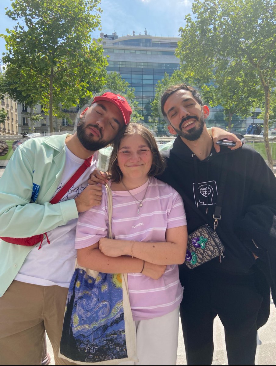 émé ꩜ tweet media