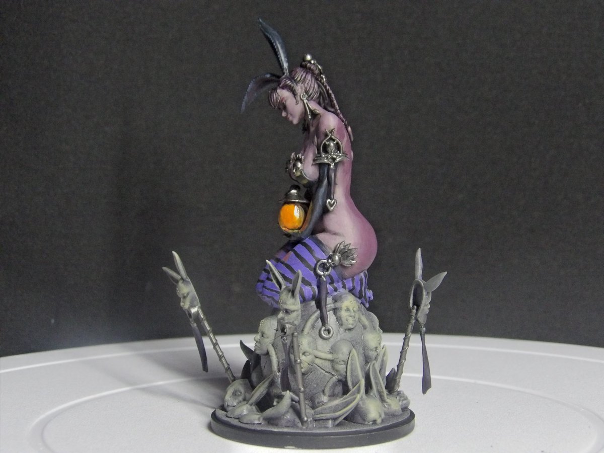 Good afternoon, today we have a pin-up model from <a href="/kingdomdeath/">Kingdom Death</a> this is Lolowyn you might recognize her because I did a 32mm Ver' of her as a commission.  The client let me keep the pin-up.

<a href="/CorpseKings/">Corpse Kings</a> <a href="/Truth_Dragon500/">Alzella, Dragoness of Truth 🕯️</a>
<a href="/Mean_Quivern/">Quivern 🐉 🔥 ❤️🤍🖤</a>

Remember it gets better.