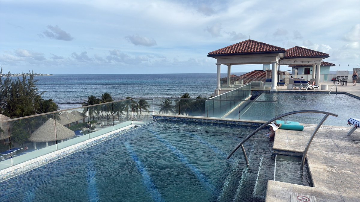 OGHoo💨 tweet media