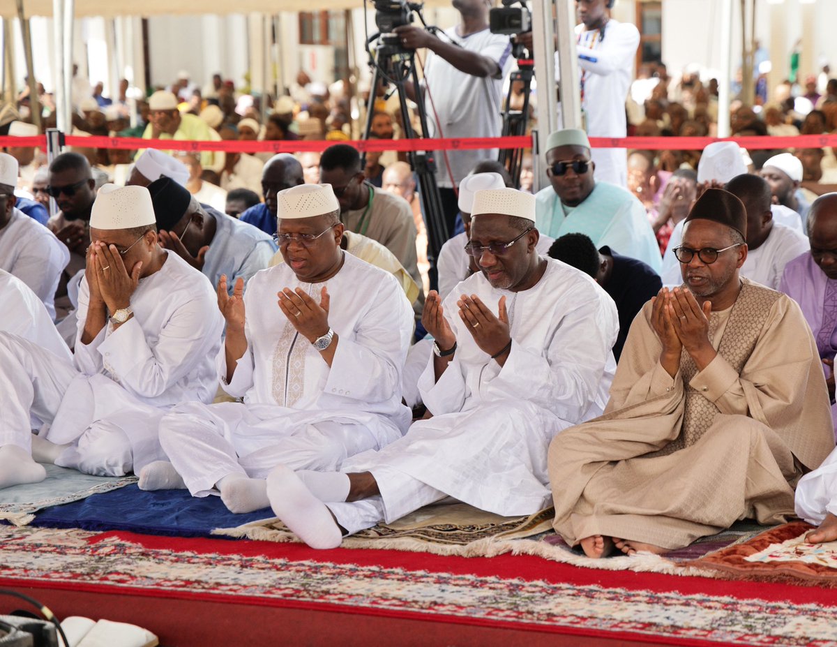 Presidenceci tweet media