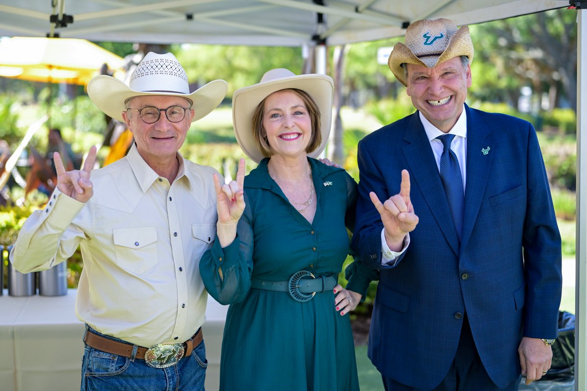 Moez Limayem tweet media