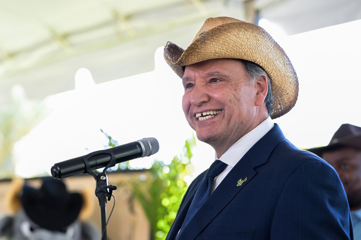 Moez Limayem tweet media