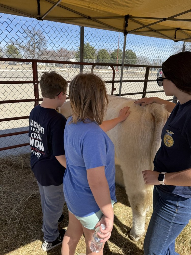 Arapahoe-Holbrook Public School (NE) tweet media