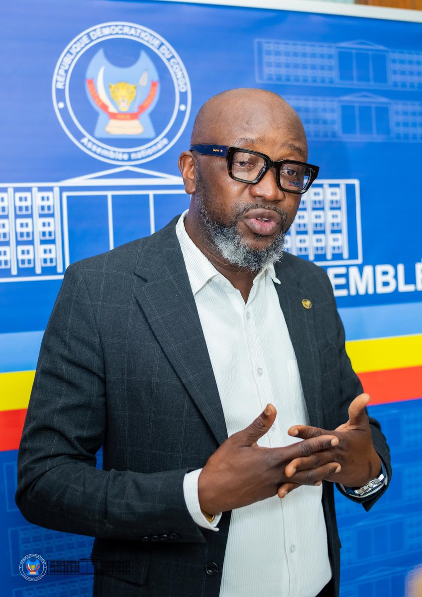 michaelkambu's tweet photo. 🚨@AssembleeNatRDC : Honorable Ngongo Yves, élu de Kasangulu (Kongo Central), a déposé son rapport de vacances parlementaires, témoignant de son engagement constant aux côtés de ses électeurs.

À travers ce document, il formule plusieurs recommandations issues des réalités vécues sur le terrain et exprime de fortes attentes vis-à-vis du Gouvernement quant à leur prise en compte effective. L’élu de Kasangulu plaide ainsi pour des réponses concrètes et rapides afin d’améliorer les conditions de vie des populations de sa circonscription.

Cellule de communication