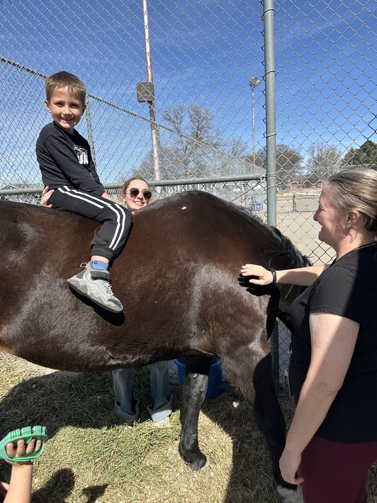 Arapahoe-Holbrook Public School (NE) tweet media