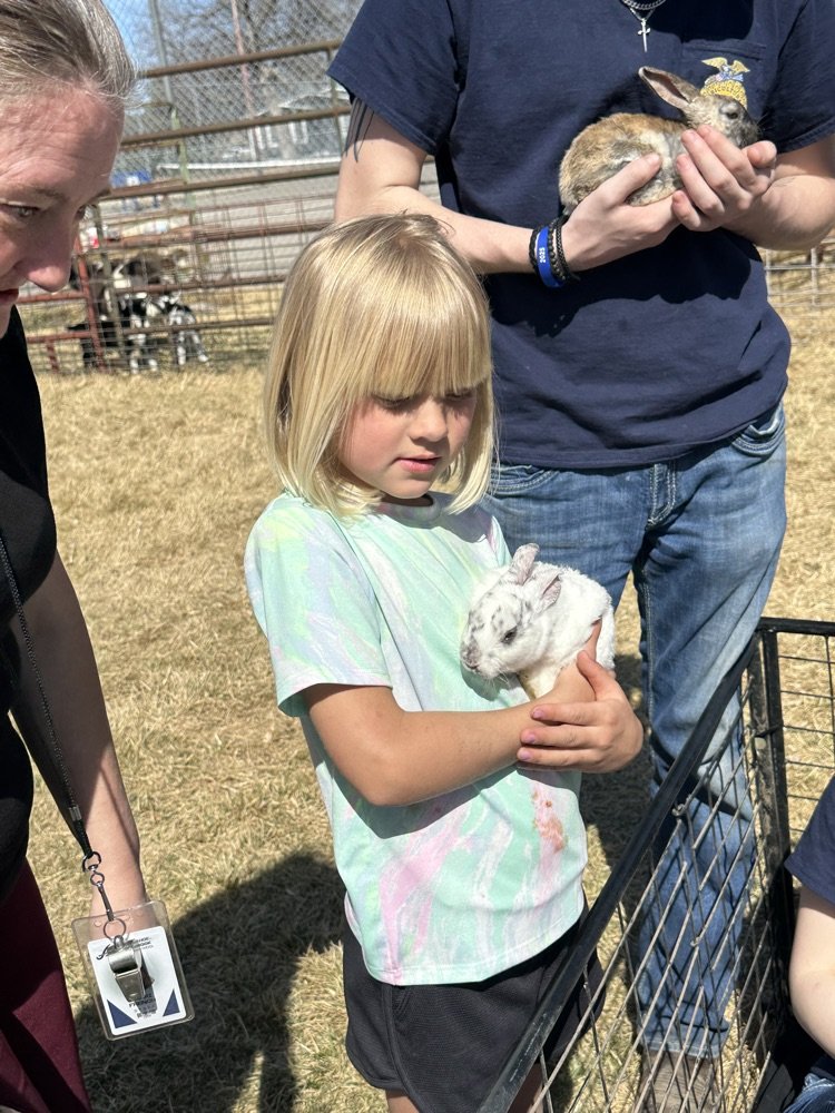 Arapahoe-Holbrook Public School (NE) tweet media