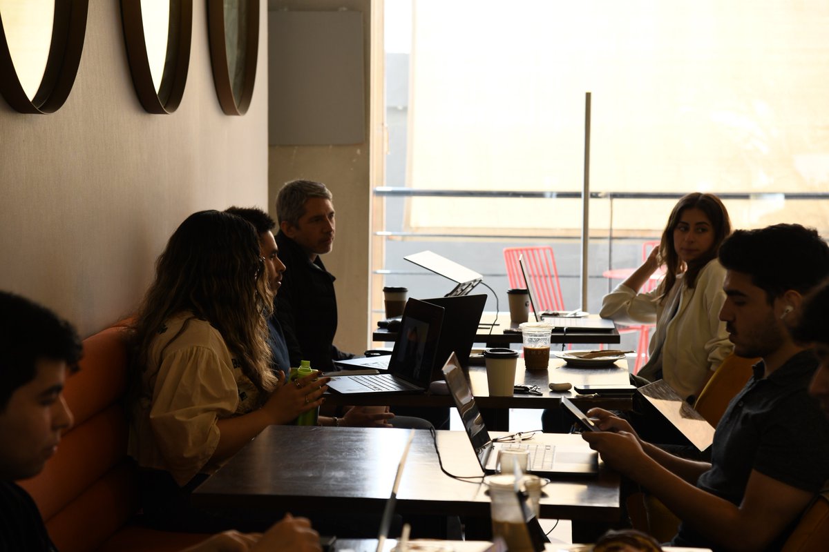 aileenvl's tweet photo. Ayer tuvimos nuestro primer Cafe @cursor_ai  Monterrey hablando sobre IA y código. ☕️💻
Gracias  a @JuanRezzio  por acompañarnos y compartir con nosotros.

 Aquí pueden ver las fotos: https://t.co/TiaOy45rb7 https://t.co/AGOmiJT0Ko