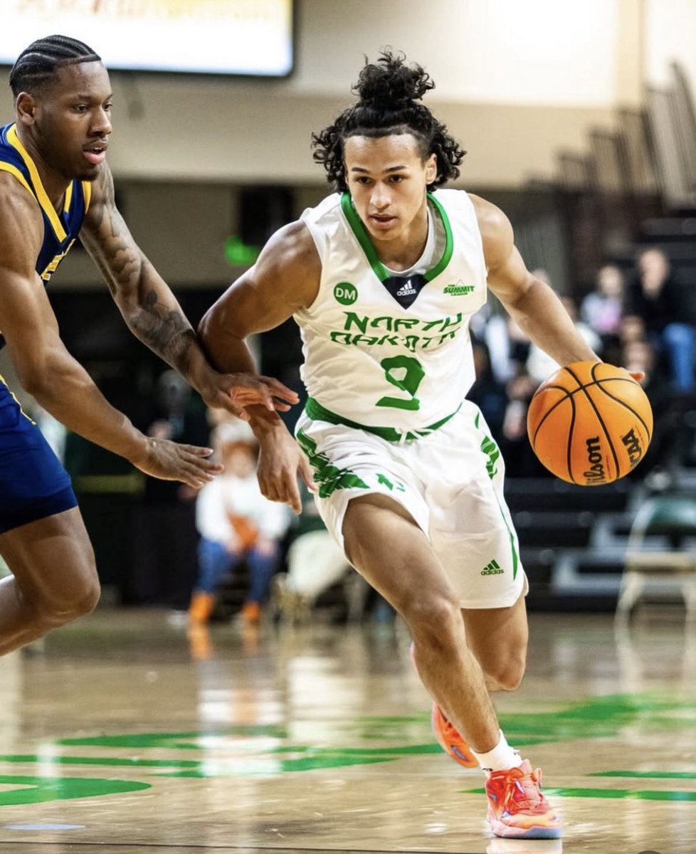 Tobias Bass tweet media